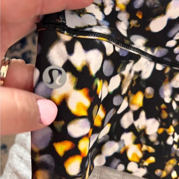 * | Lululemon | sports bra. Size 6. - Picture 3 of 3